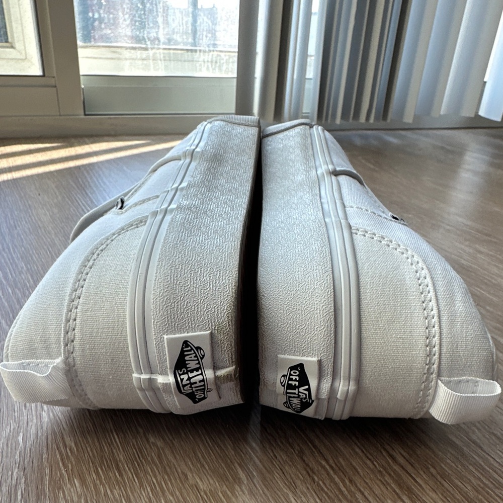 White Slip On Vans, Platform, Youth 5/Women’s 7 - Picture 4 of 8